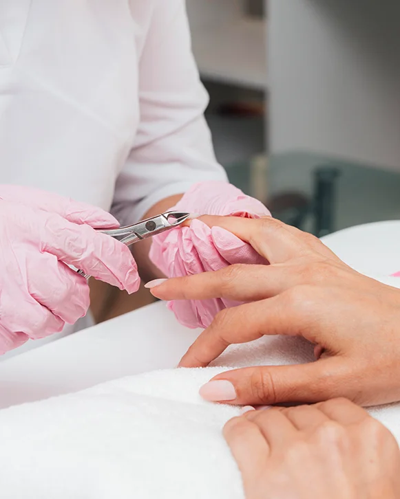 servicios-esteticos-manos